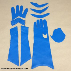 MC_Bourbonnais_Power_Girl_Cosplay_Gloves_Making_Of_05